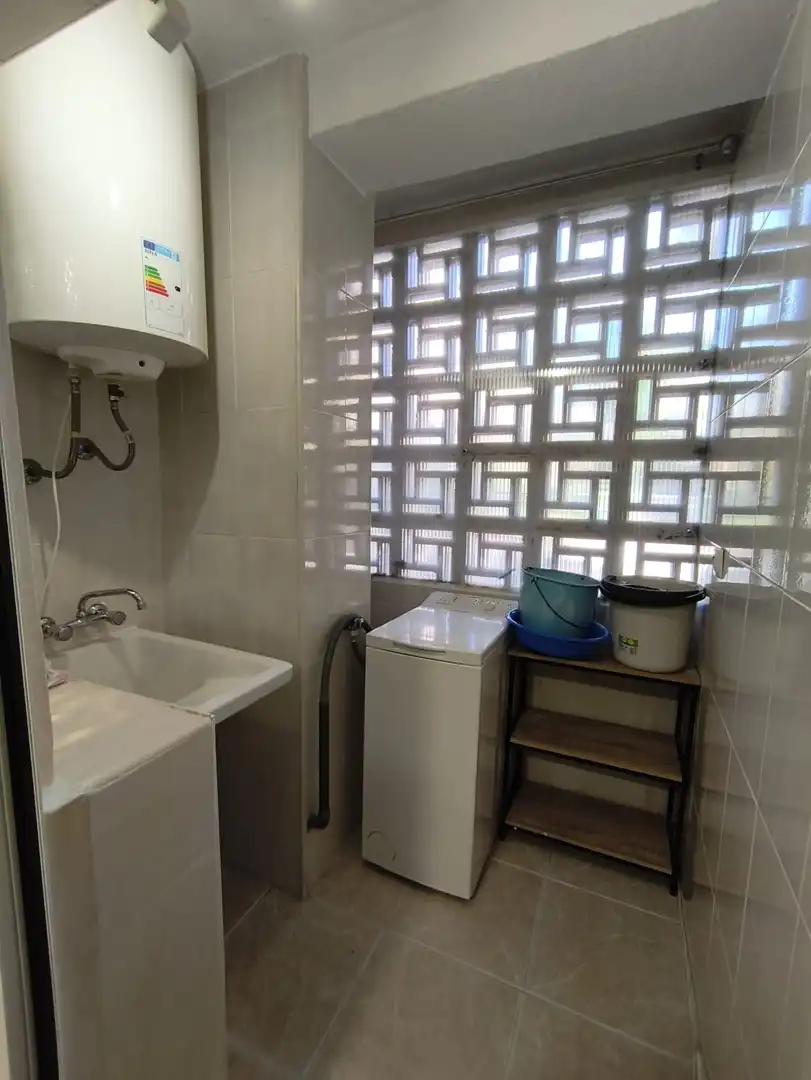 Baño de Planta baja en venta en Granada con Jardín privado, Terraza y Amueblado