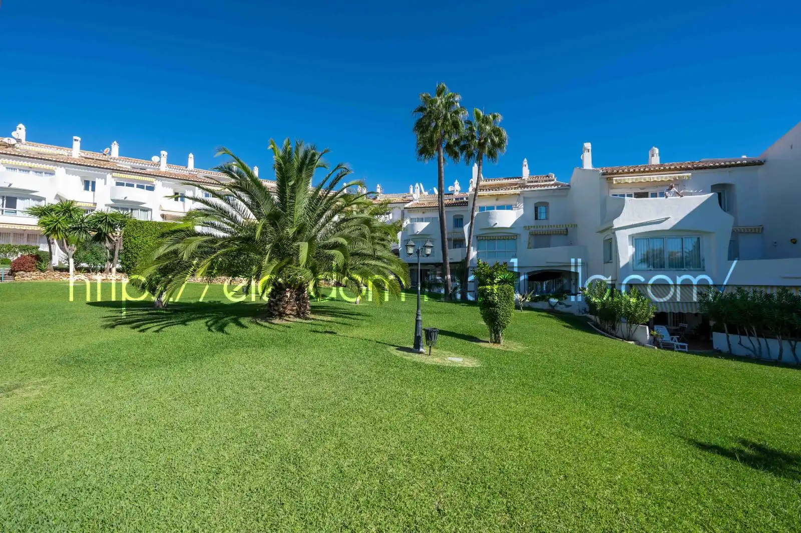 Außenansicht von Maisonette zum Verkauf in Mijas mit Klimaanlage, Terrasse und Möbliert