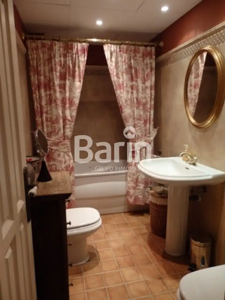 Bathroom of Houses for sale in Córdoba  with Air Conditioner, Terrace and Furnished