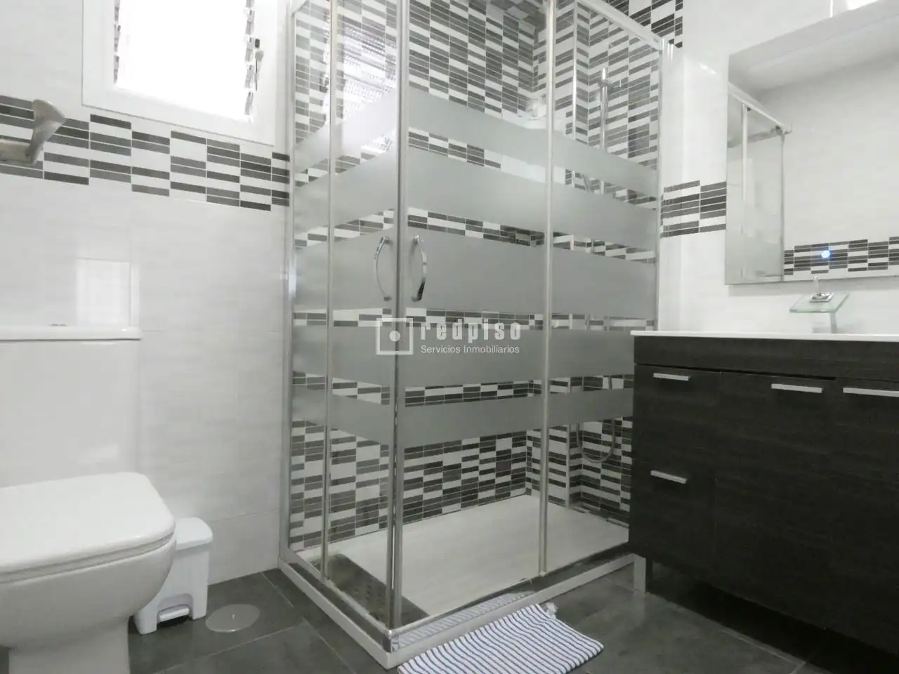 Baño de Piso de alquiler en Málaga con Aire acondicionado, Terraza y Trastero
