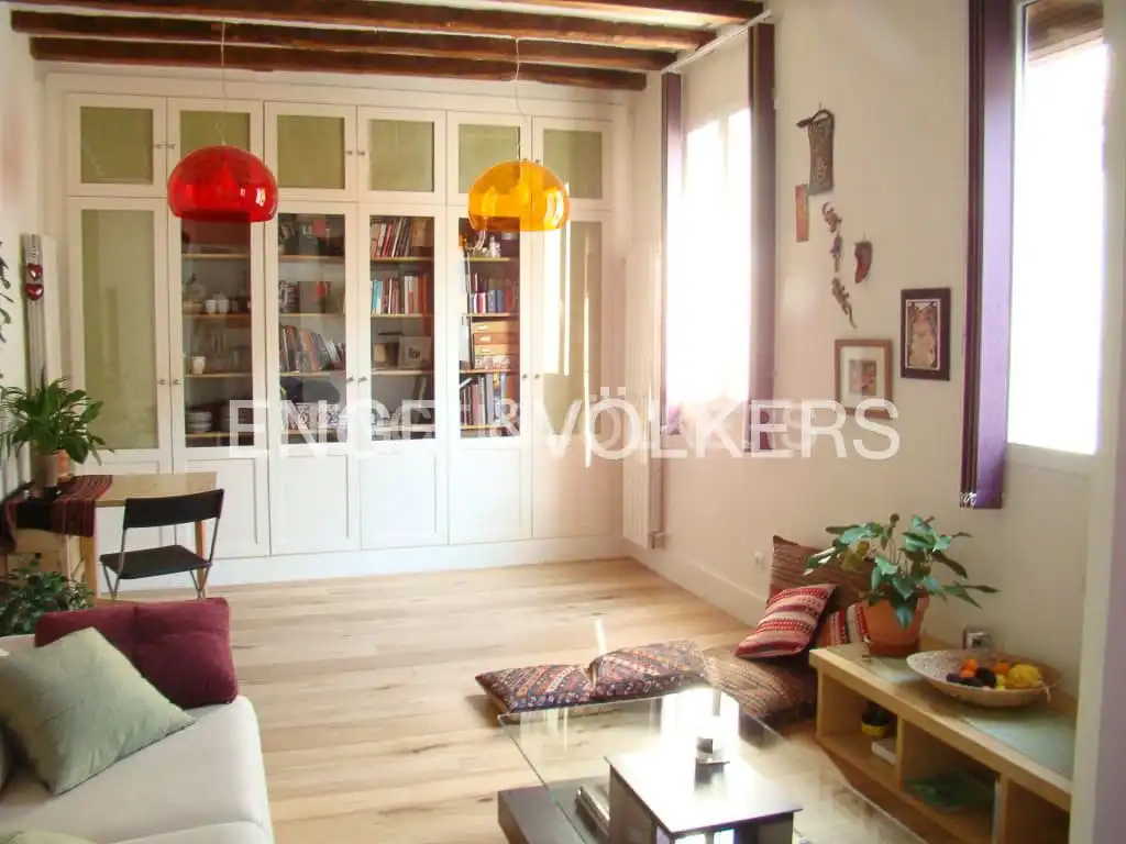 Living room of Attic for rent in Madrid  with Air Conditioner, Heating and Parquet flooring