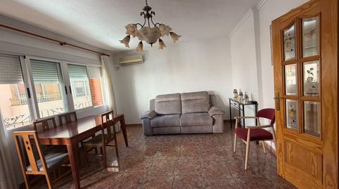 OPORTUNIDAD EN ROJALES! Piso recién reformado con patio privado