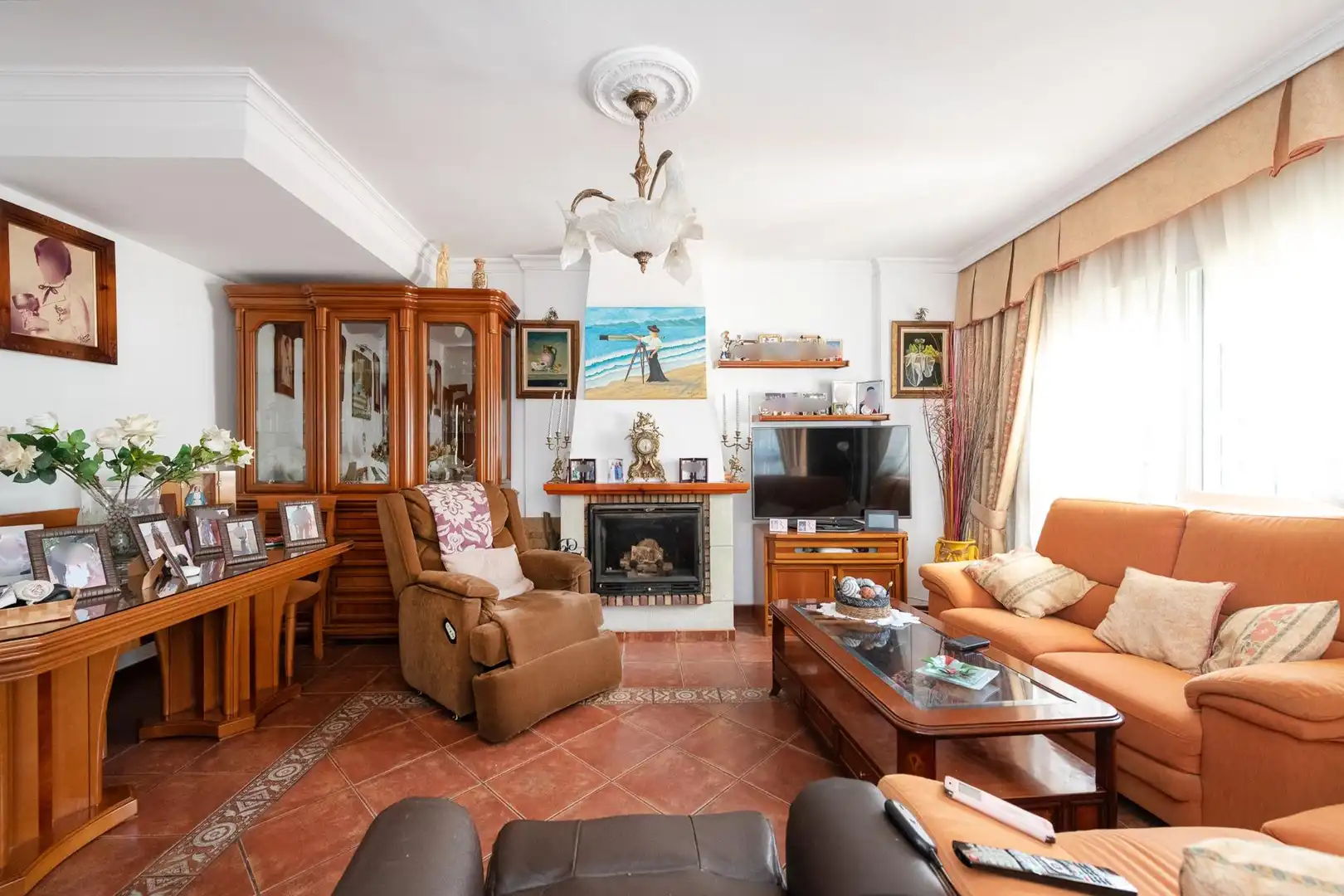 Sala de estar de Casa adosada en venta en Rincón de la Victoria con Trastero y Piscina comunitaria