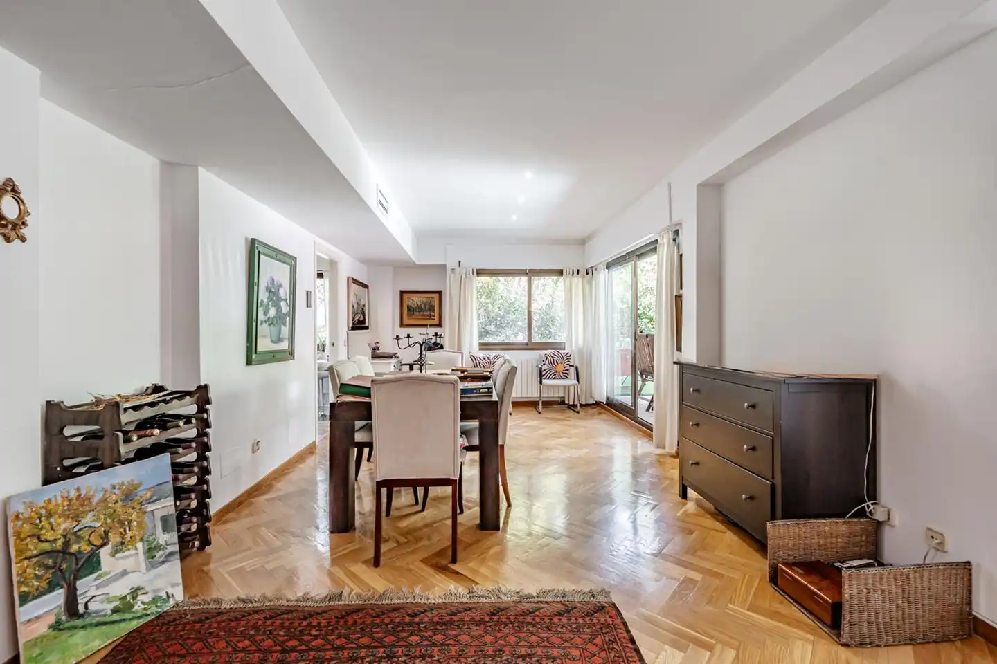 Comedor de Casa adosada en venta en Madrid con Calefacción, Jardín privado y Piscina