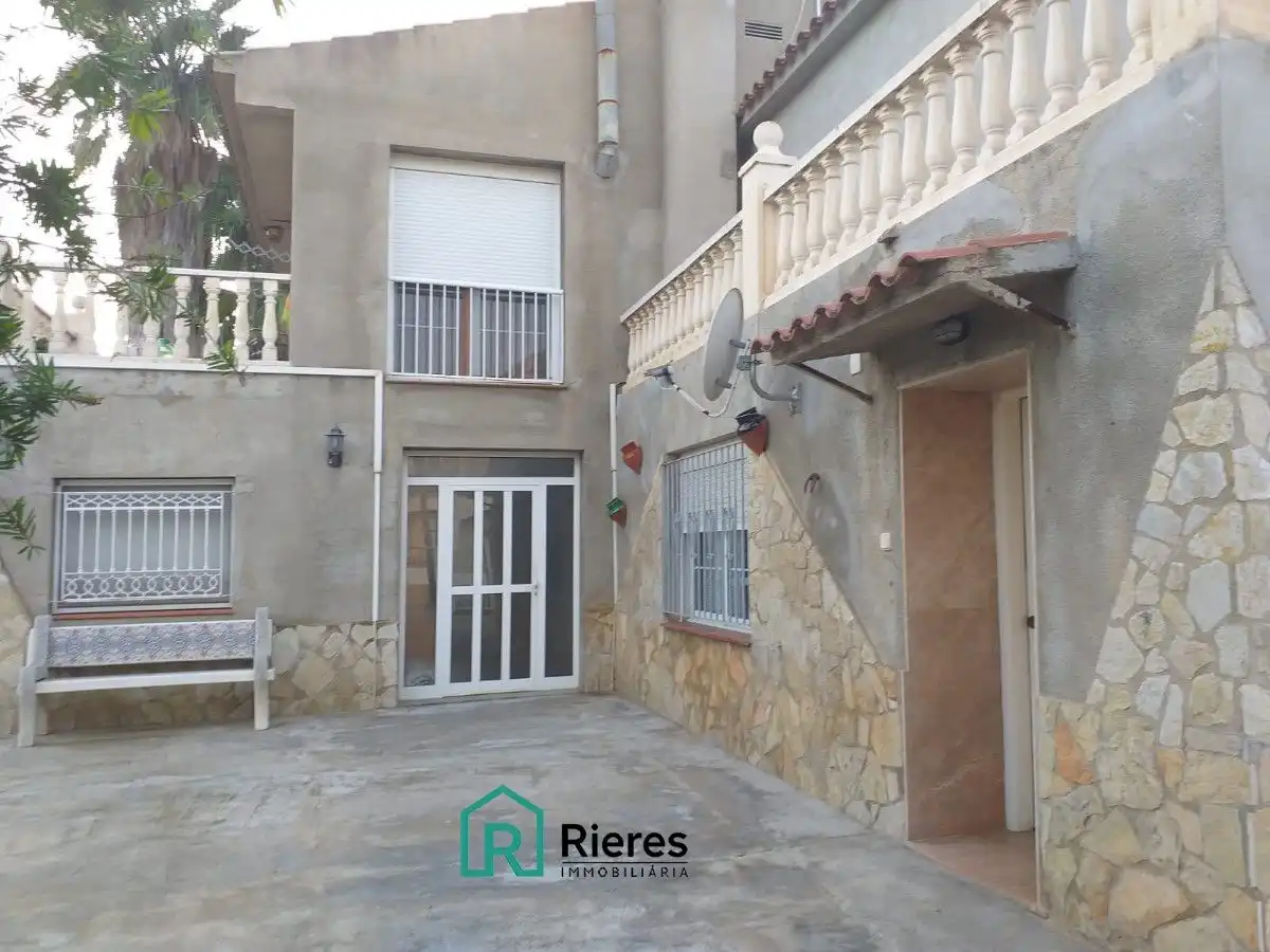 Vista exterior de Casa o chalet en venta en Deltebre con Aire acondicionado y Terraza