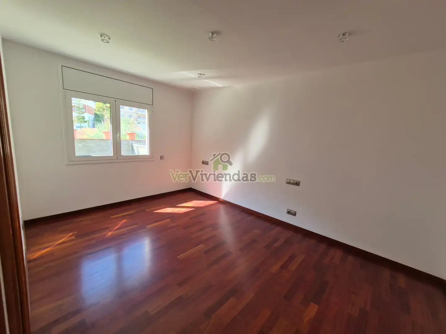 Habitación de Casa o chalet en venta en Vallirana con Aire acondicionado, Calefacción y Jardín privado