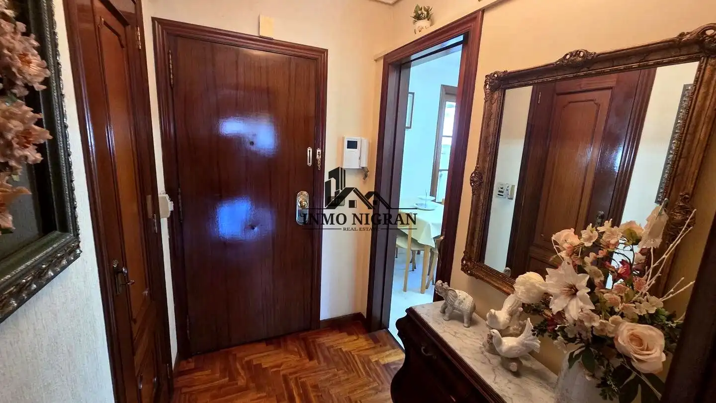 Piso en venta en Vigo  con Amueblado