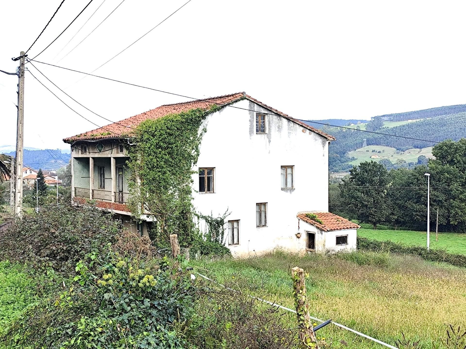 Vista exterior de Casa o xalet en venda en Santa María de Cayón amb Jardí privat, Terrassa i Traster
