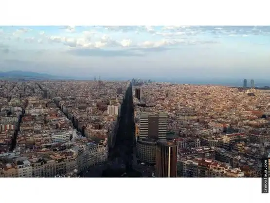 Vista exterior de Local en traspaso en Barcelona con Aire acondicionado, Calefacción y Amueblado