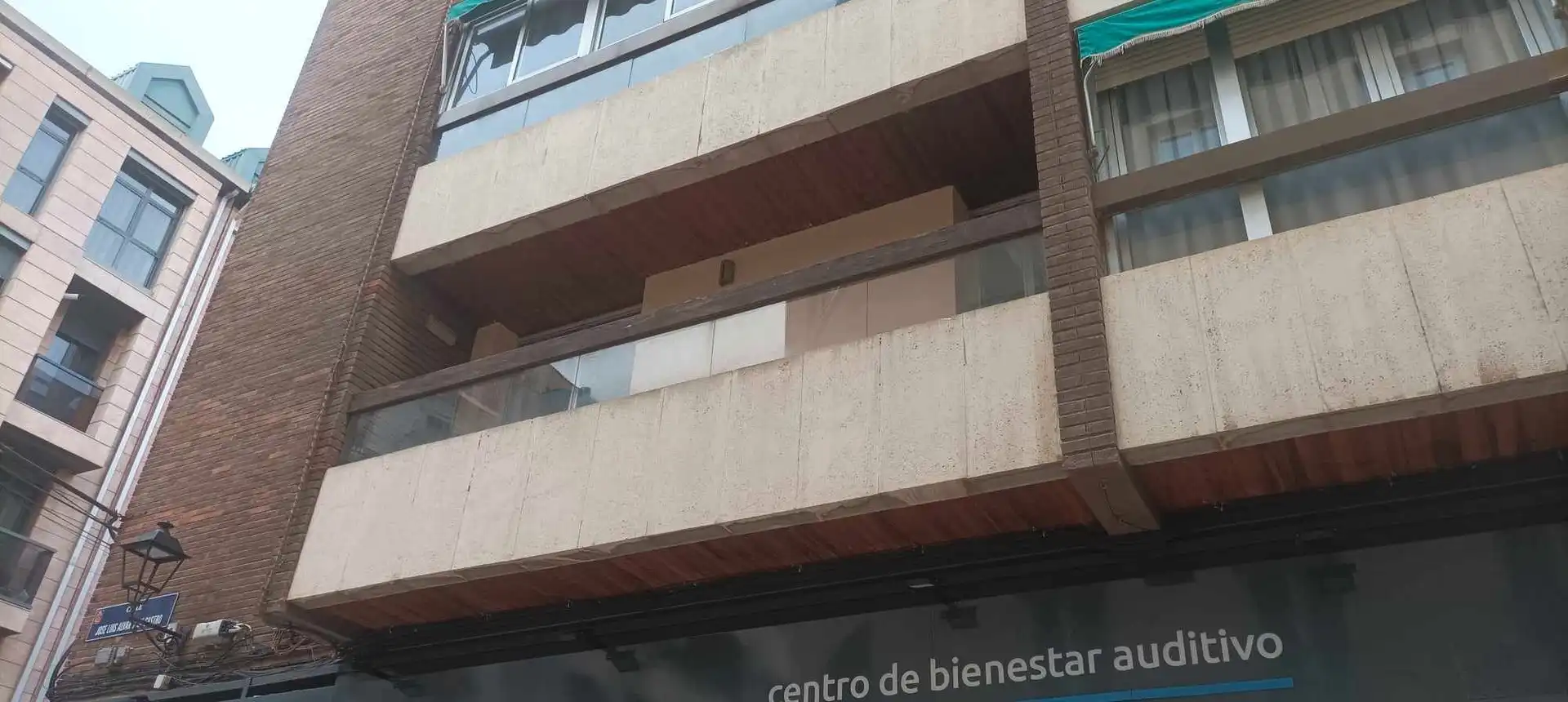 Vista exterior de Oficina de alquiler en Cuenca con Terraza