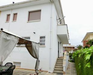 Vista exterior de Casa adosada en venda en Roda de Berà amb Aire condicionat, Terrassa i Balcó