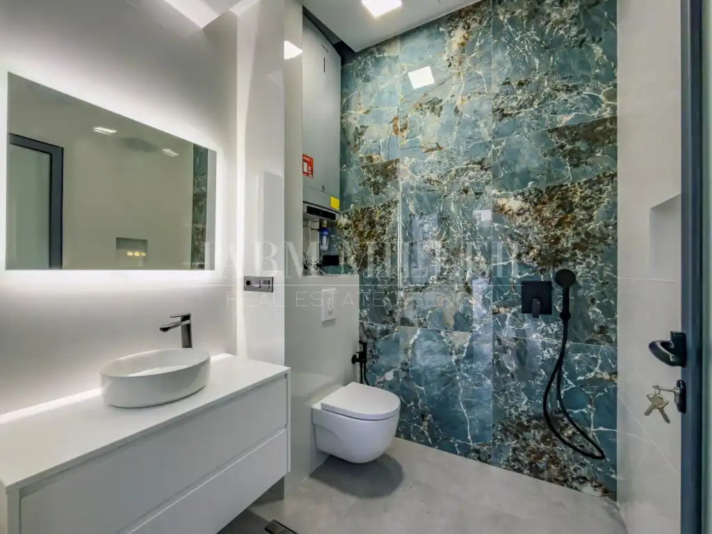 Bathroom of Attic for sale in Elche / Elx  with Air Conditioner, Heating and Terrace