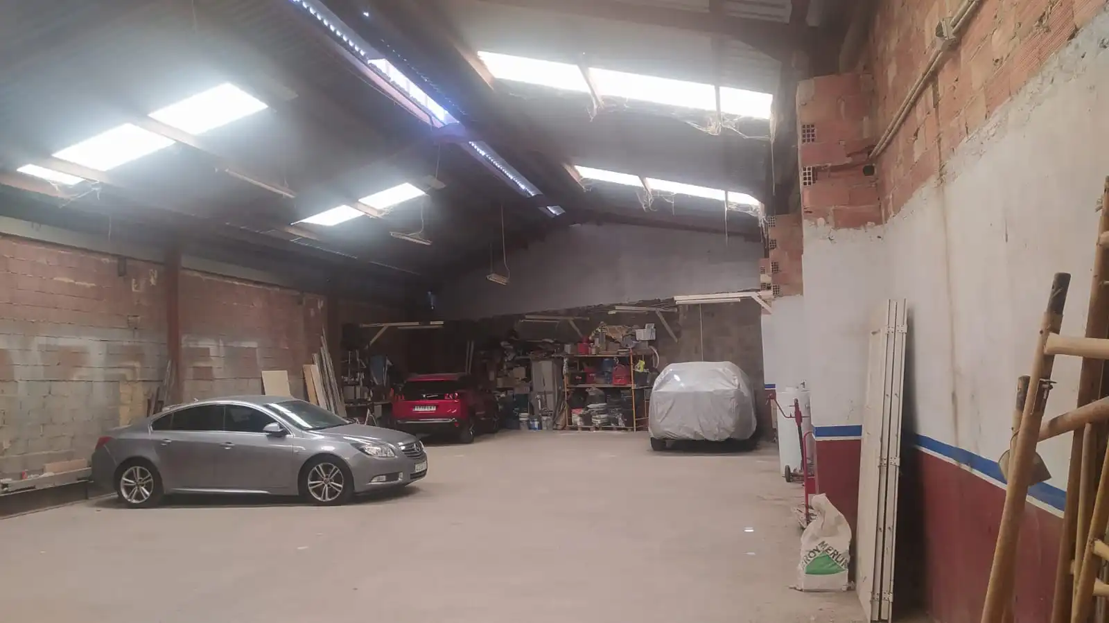 Parking de Nave industrial en venta en Paterna