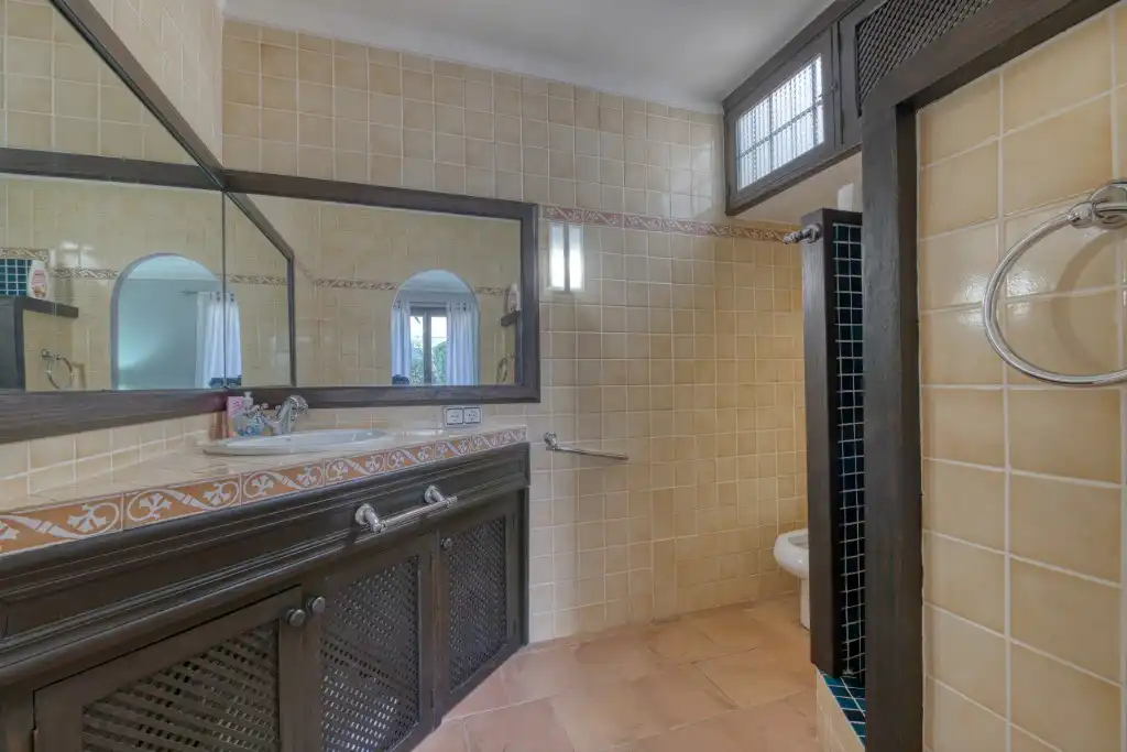 Bathroom of Houses for sale in Calvià  with Terrace, Swimming Pool and Sauna