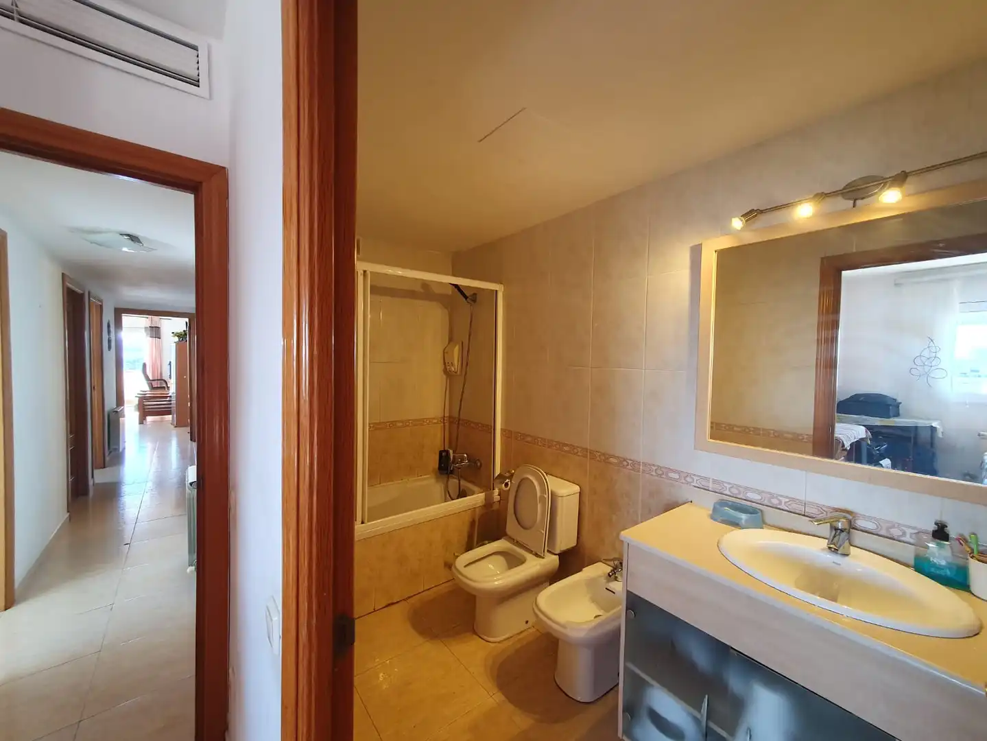 Badezimmer von Dachboden zum Verkauf in Vilanova i la Geltrú mit Klimaanlage, Heizung und Terrasse