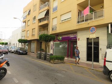 Local comercial en venta en Playa de Garrucha