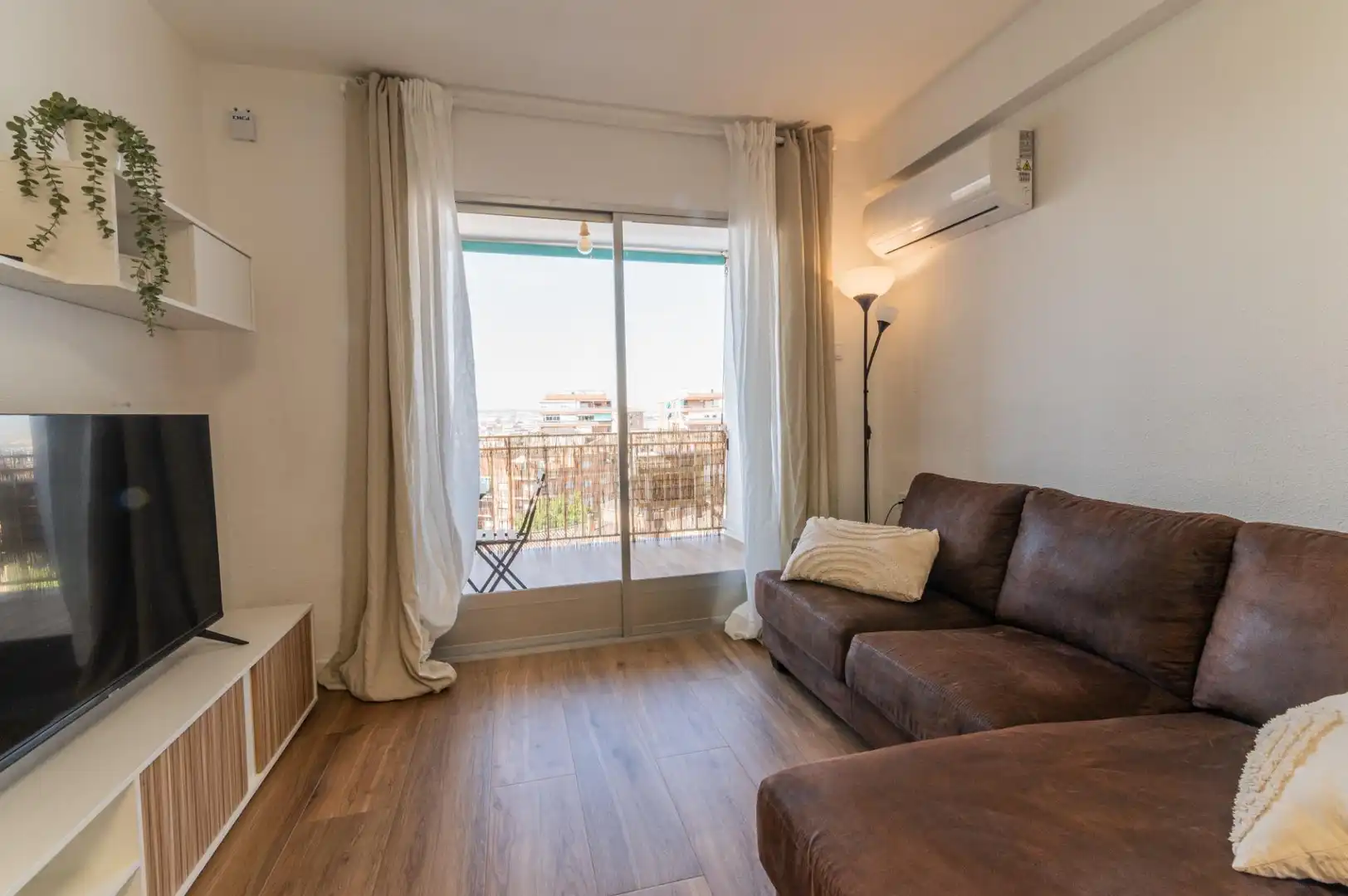 Balcony of Attic for rent in Granada  with Terrace and Furnished