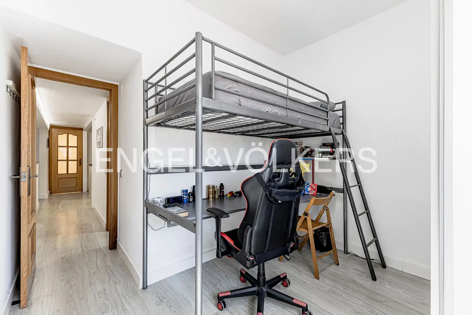 Dormitori de Casa o xalet en venda en Sant Cugat del Vallès amb Aire condicionat, Calefacció i Jardí privat