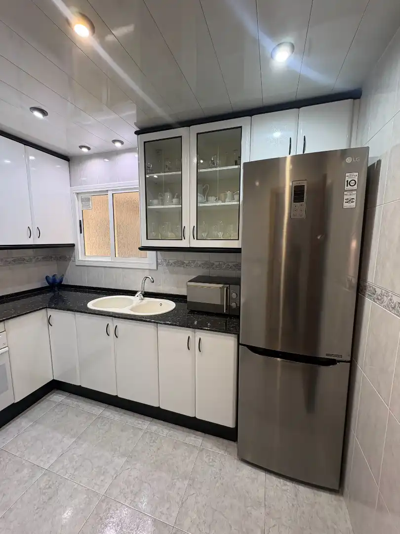 Küche von Wohnung zum Verkauf in Badalona mit Balkon