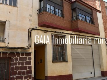 Adossat en venda a Maella