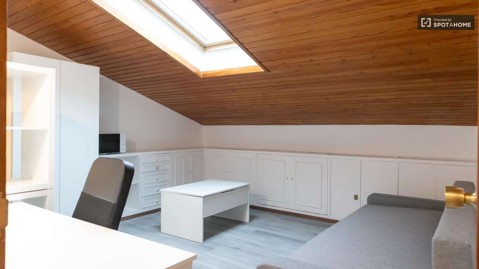 Dormitori de Estudi per a compartir en  Madrid Capital amb Aire condicionat, Calefacció i Terrassa