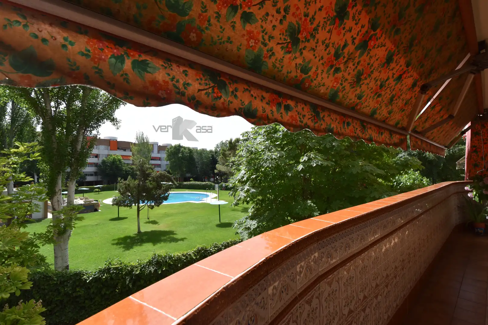 Jardín de Piso en venta en Pinto con Calefacción, Terraza y Piscina comunitaria