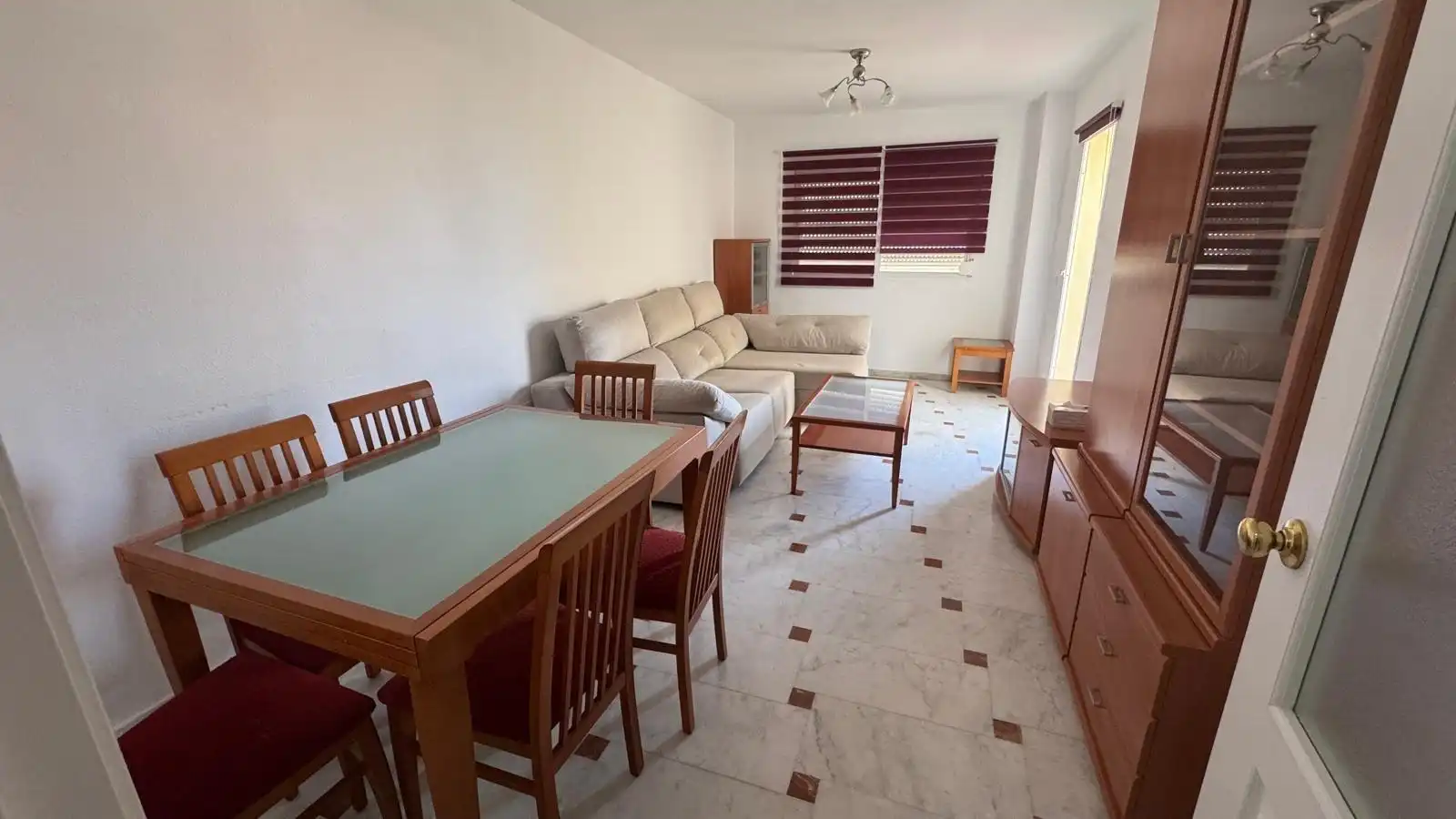 Sala d'estar de Àtic de lloguer en Rincón de la Victoria amb Terrassa, Moblat i Piscina comunitària