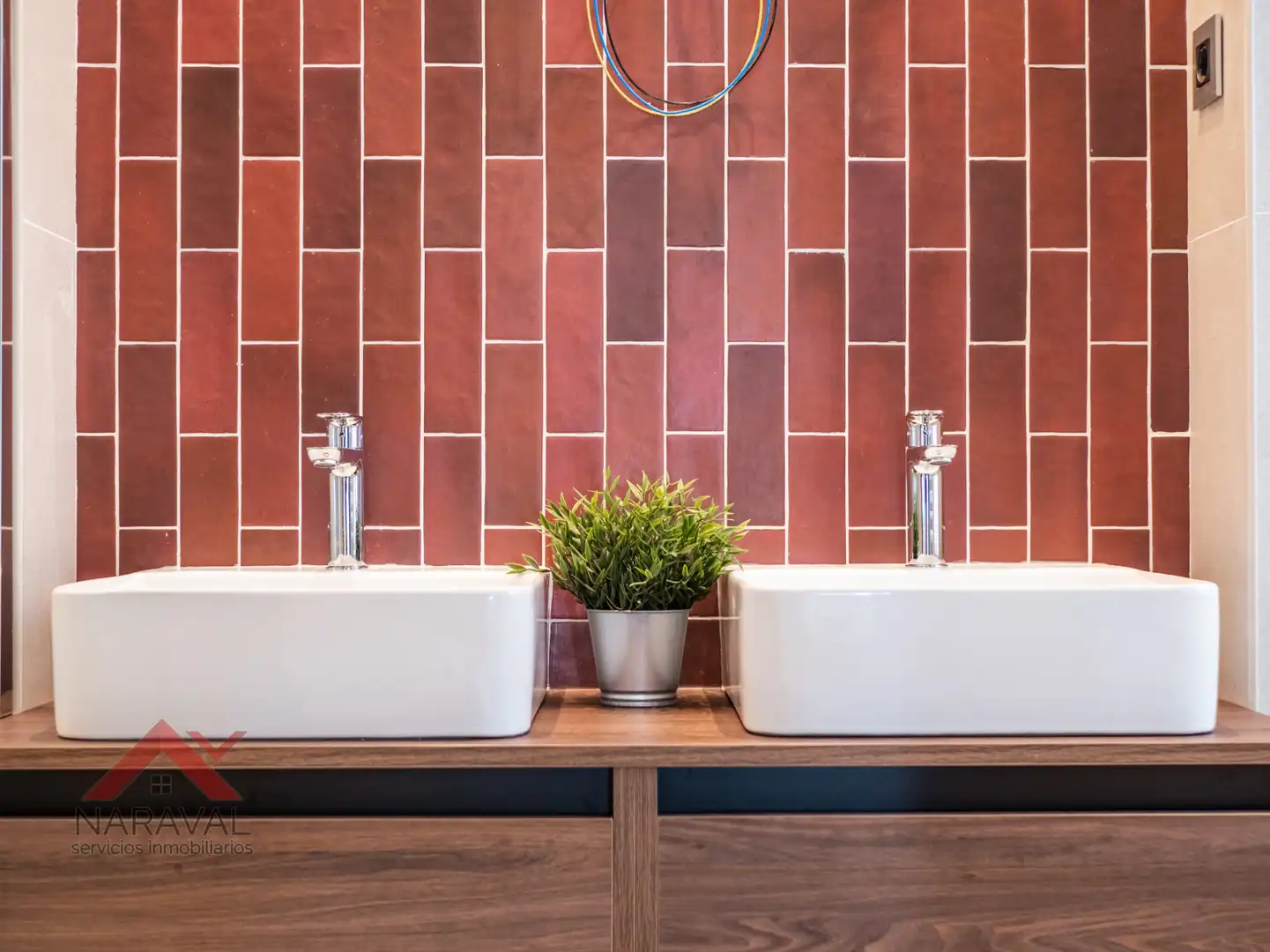 Bathroom of Flat for sale in  Pamplona / Iruña  with Air Conditioner, Heating and Oven