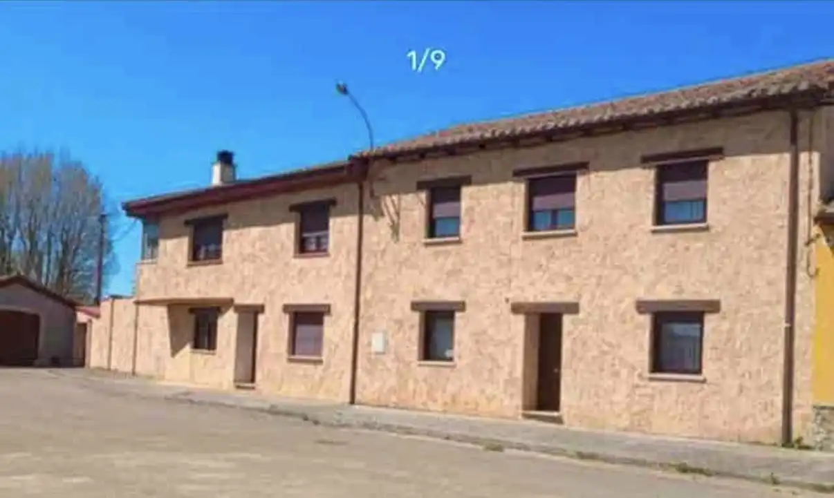 Vista exterior de Casa o xalet en venda en Mansilla Mayor amb Aire condicionat, Jardí privat i Parquet