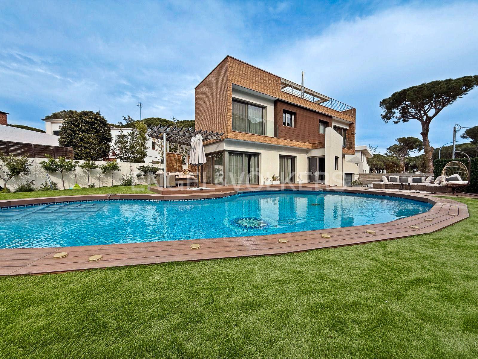 Piscina de Casa o xalet de lloguer en Castelldefels amb Aire condicionat, Calefacció i Jardí privat