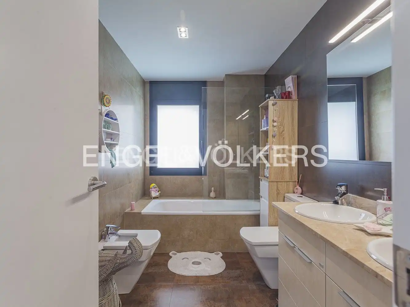 Bany de Casa o xalet en venda en Sant Cugat del Vallès amb Calefacció, Jardí privat i Parquet