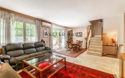 Living room of Single-family semi-detached for sale in  Barcelona Capital  with Air Conditioner and Terrace