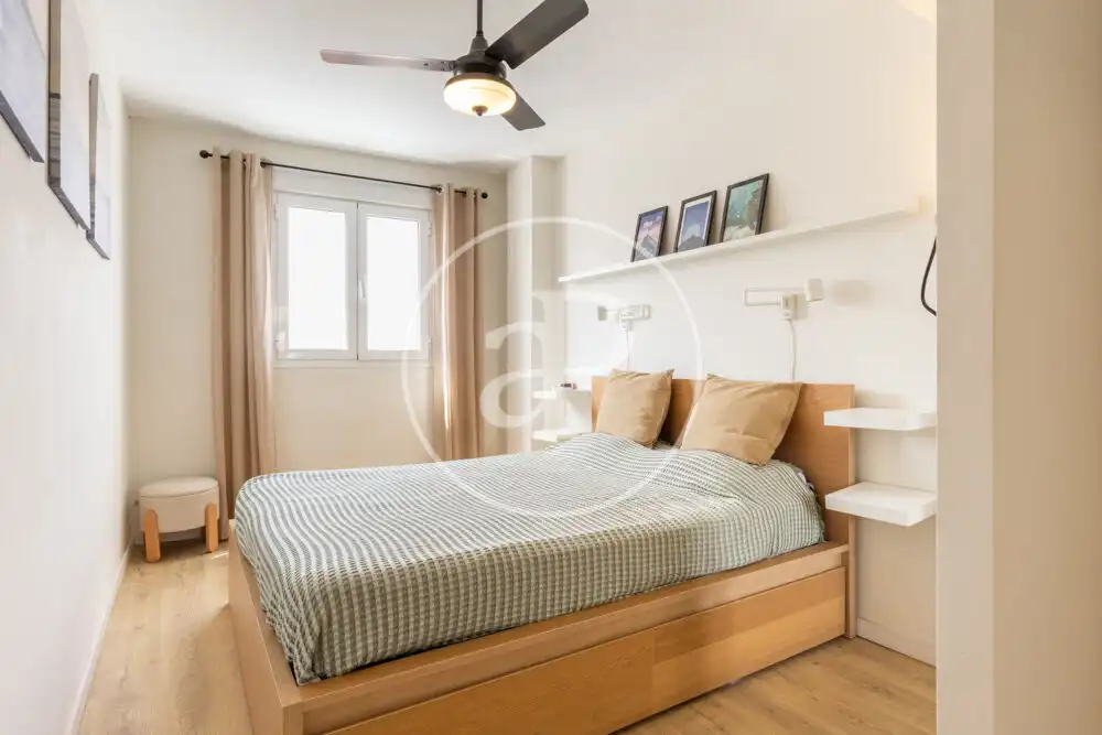 Schlafzimmer von Dachboden zum Verkauf in Valencia mit Klimaanlage, Heizung und Privatgarten