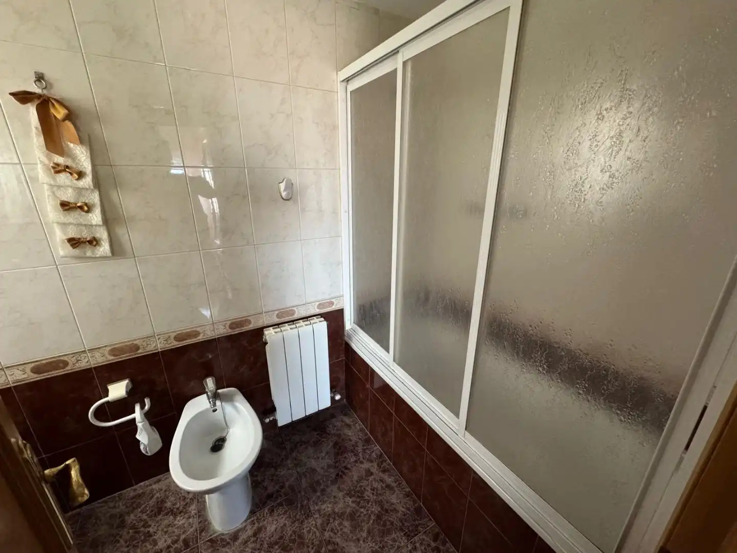 Bathroom of Flat for rent in El Burgo de Ebro, Zaragoza