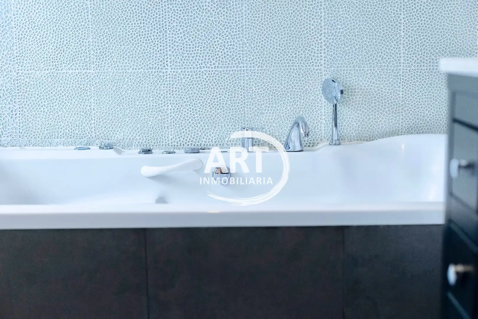 Bathroom of Houses for sale in L'Eliana  with Air Conditioner, Heating and Terrace