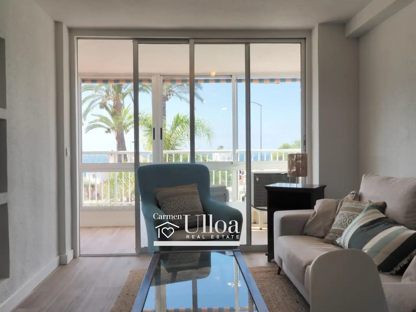 Sala d'estar de Apartament de lloguer en Alicante / Alacant amb Aire condicionat, Terrassa i Moblat