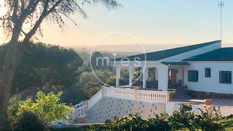Exterior view of House or chalet for sale in Chiva  with Private garden, Terrace and Storage room