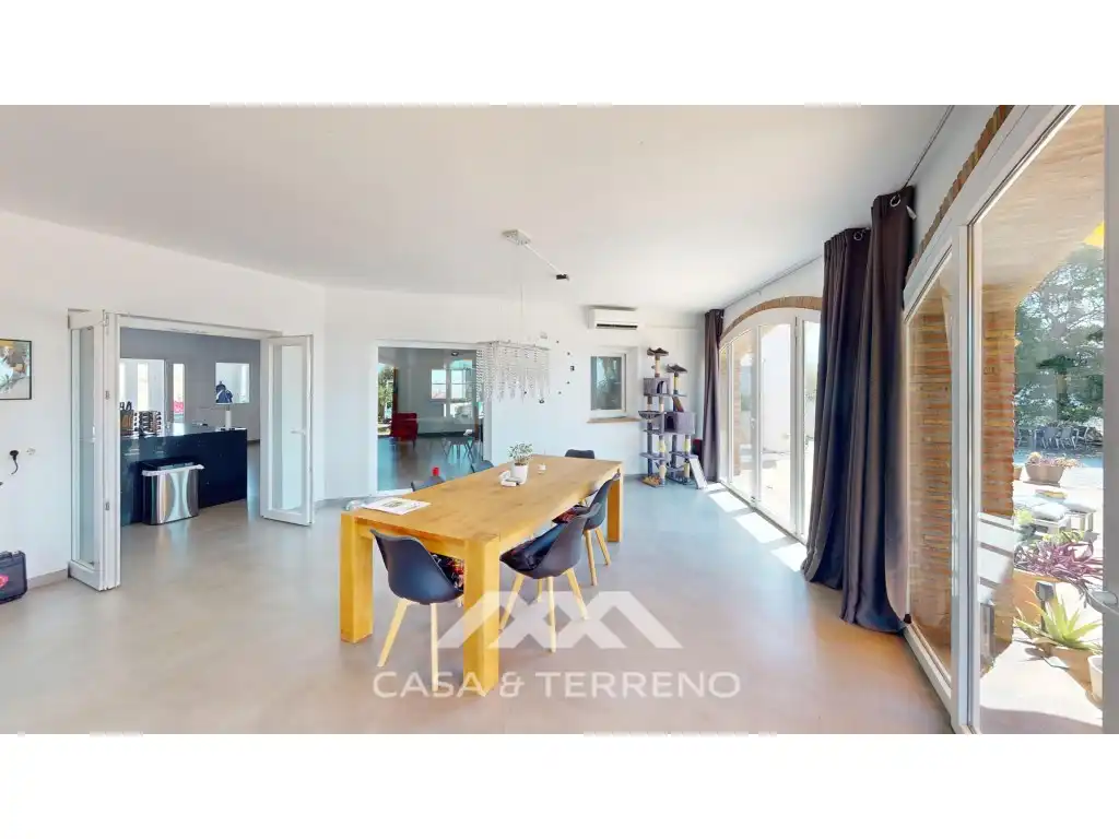 Menjador de Casa o xalet en venda en Vélez-Málaga amb Aire condicionat, Jardí privat i Terrassa