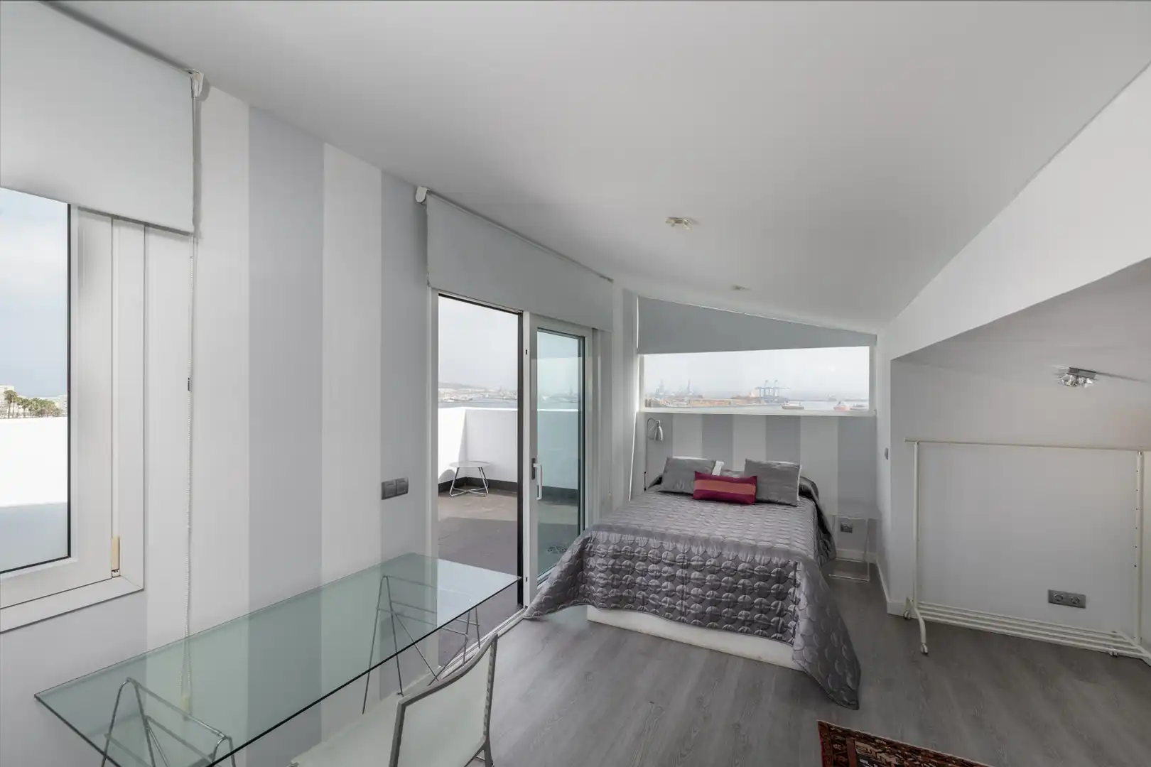 Dormitori de Casa o xalet en venda en Las Palmas de Gran Canaria amb Aire condicionat, Terrassa i Moblat