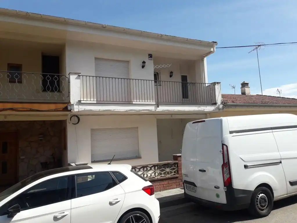 Vista exterior de Casa o xalet en venda en Les Planes d'Hostoles