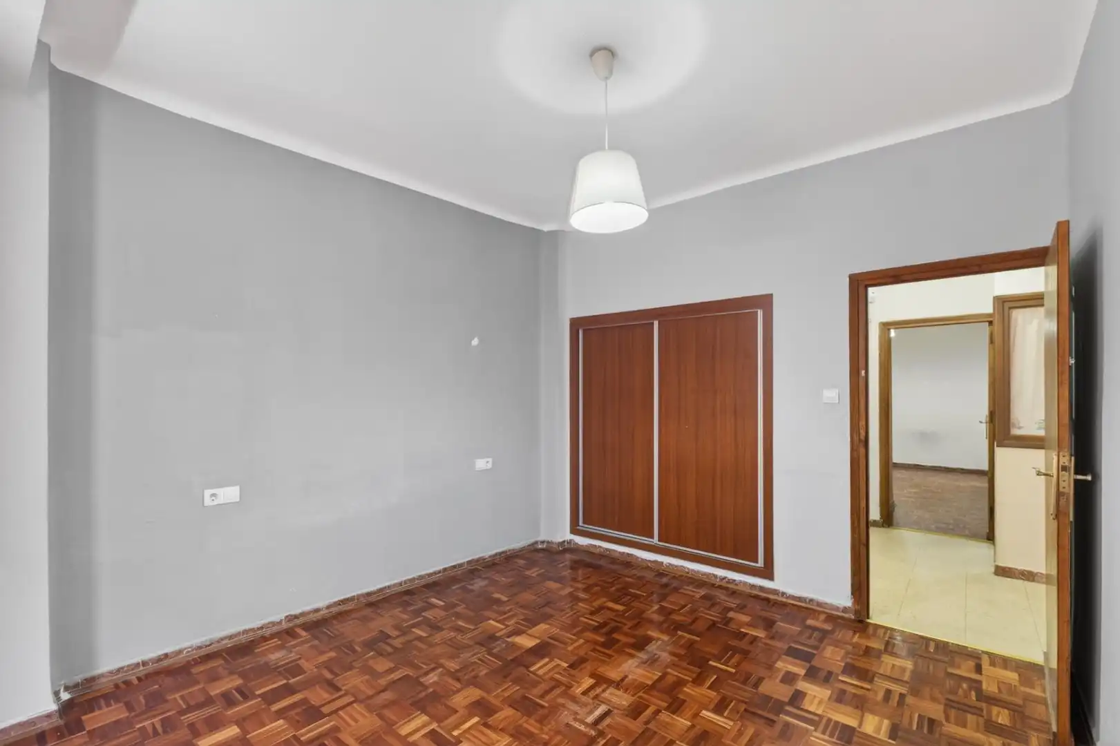 Habitación de Piso en venta en Málaga con Balcón y Alarma