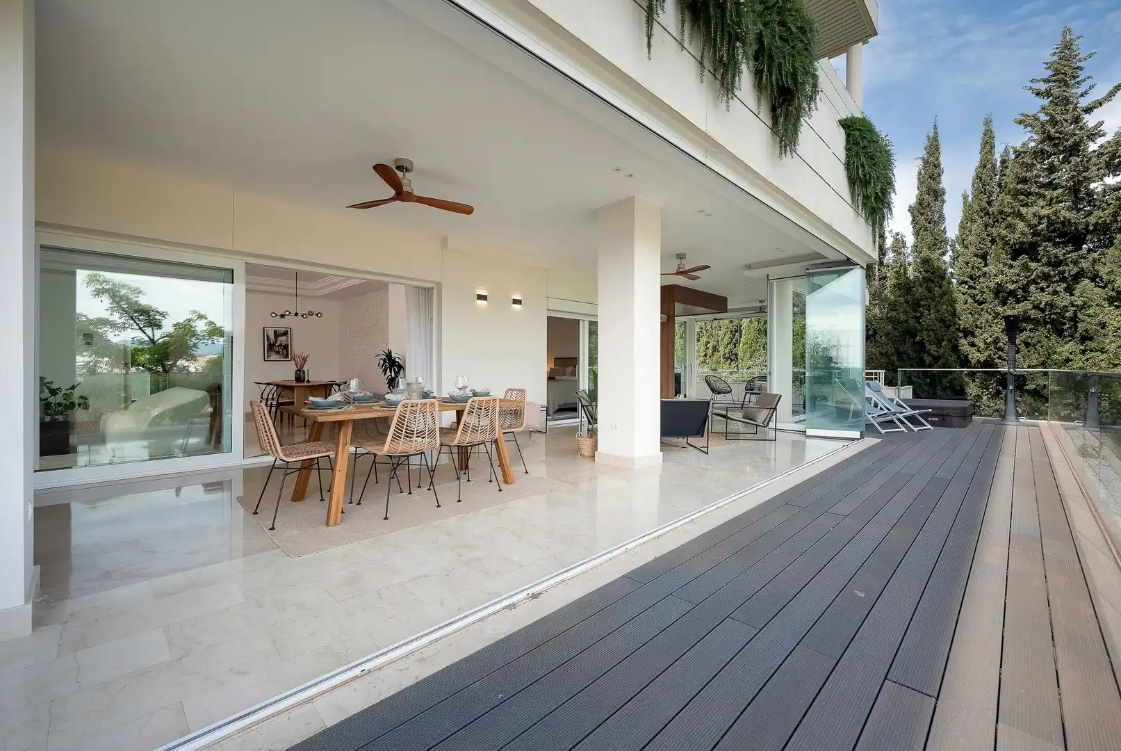 Terraza de Planta baja en venta en Marbella con Aire acondicionado, Calefacción y Jardín privado