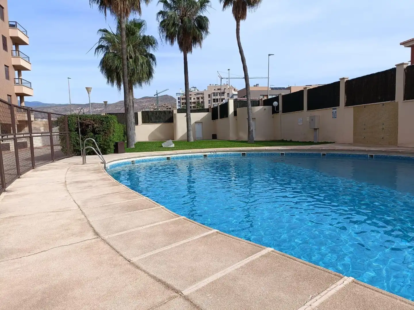 Swimming pool of Flat for rent in Roquetas de Mar  with Terrace, Furnished and Community pool