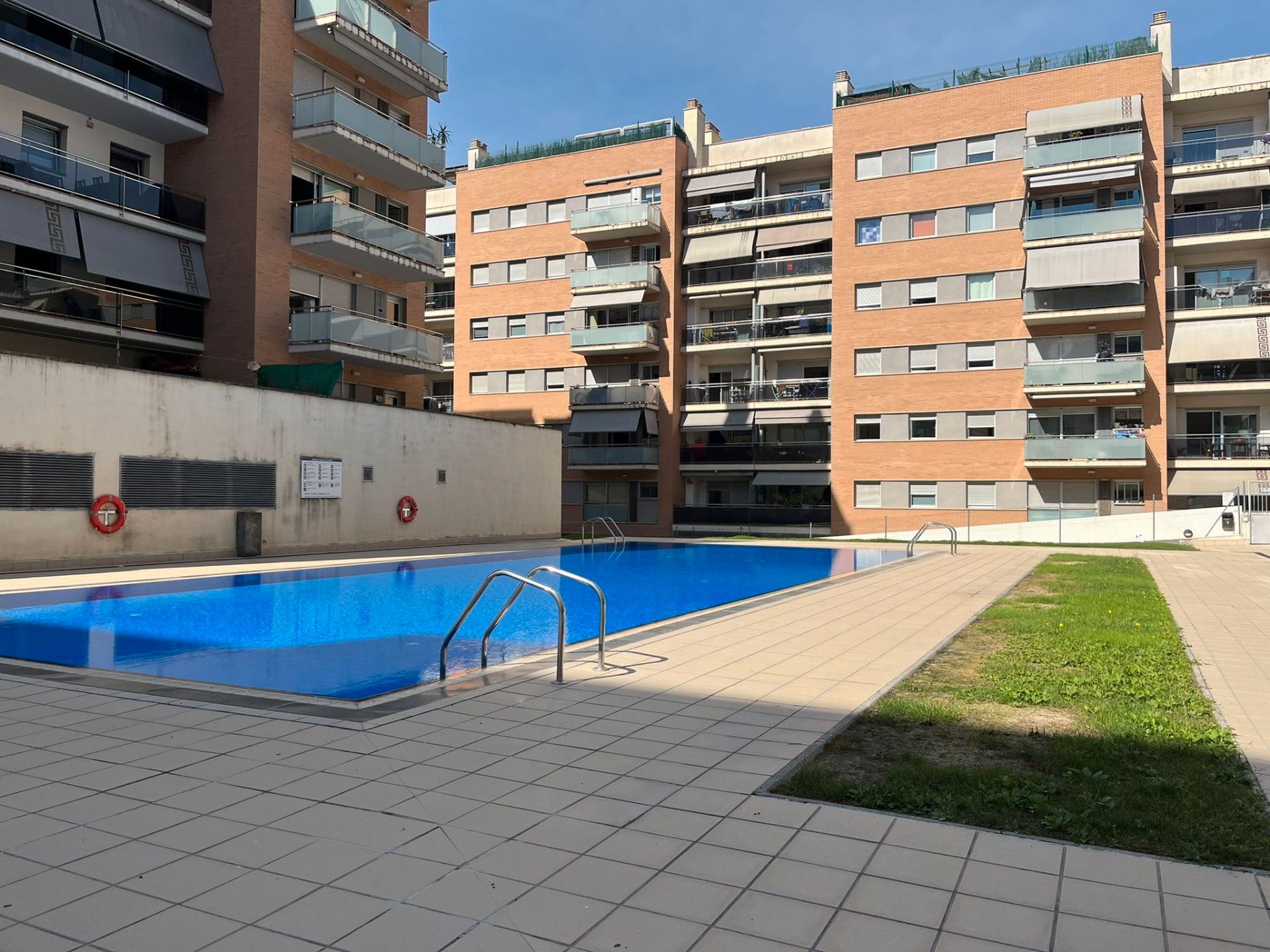 Piscina de Pis en venda en Montornès del Vallès amb Aire condicionat, Parquet i Traster