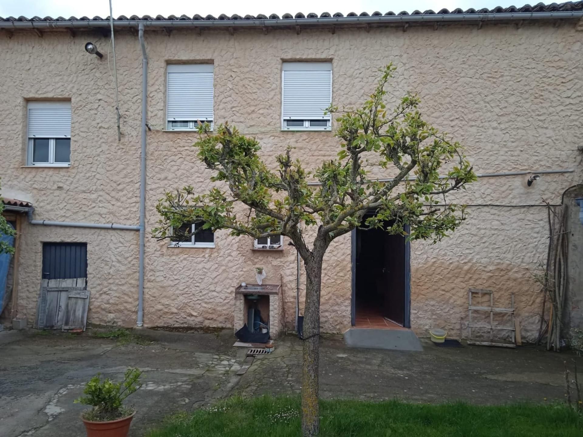 Vista exterior de Casa o xalet en venda en Santa María de Ordás amb Calefacció