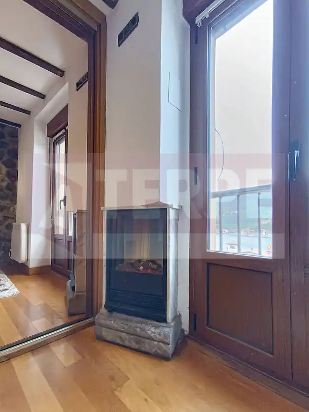 Sala d'estar de Pis en venda en Donostia - San Sebastián  amb Calefacció