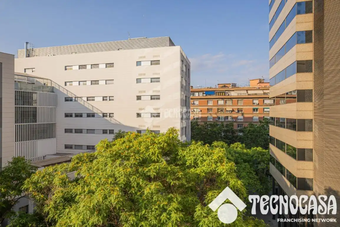 Vista exterior de Piso en venta en Barcelona con Aire acondicionado y Calefacción