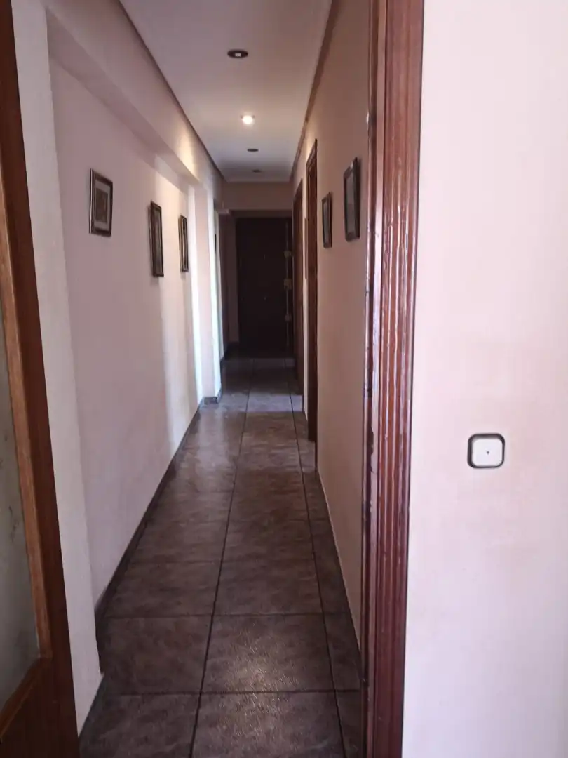 Wohnung zum Verkauf in Jaén mit Klimaanlage, Ofen und Waschmaschine