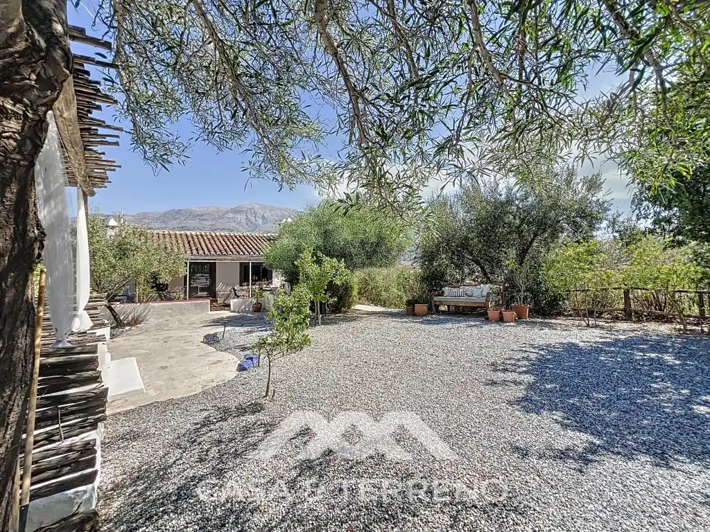 Garden of Commercial properties for sale in Arenas  with Air Conditioner