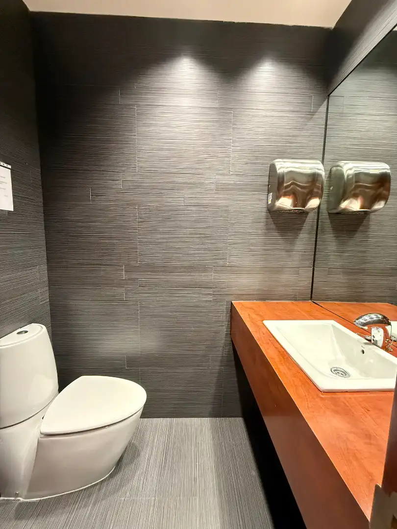 Badezimmer von Gebäude zur Miete in Alcorcón mit Alarm